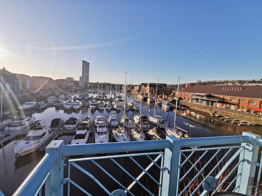 The Quay - Harbour View - By Tifa Stays Swansea Luaran gambar